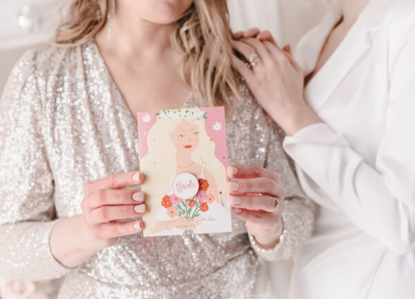 Картичка с емайлова значка Булка, 10.5x15 см