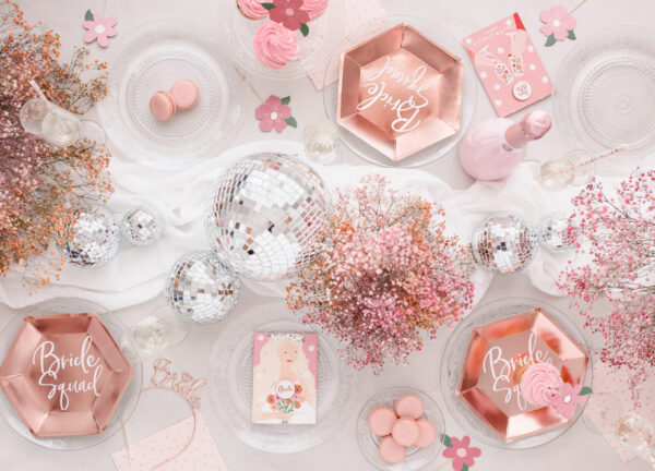 Картичка с емайлова значка Булка, 10.5x15 см